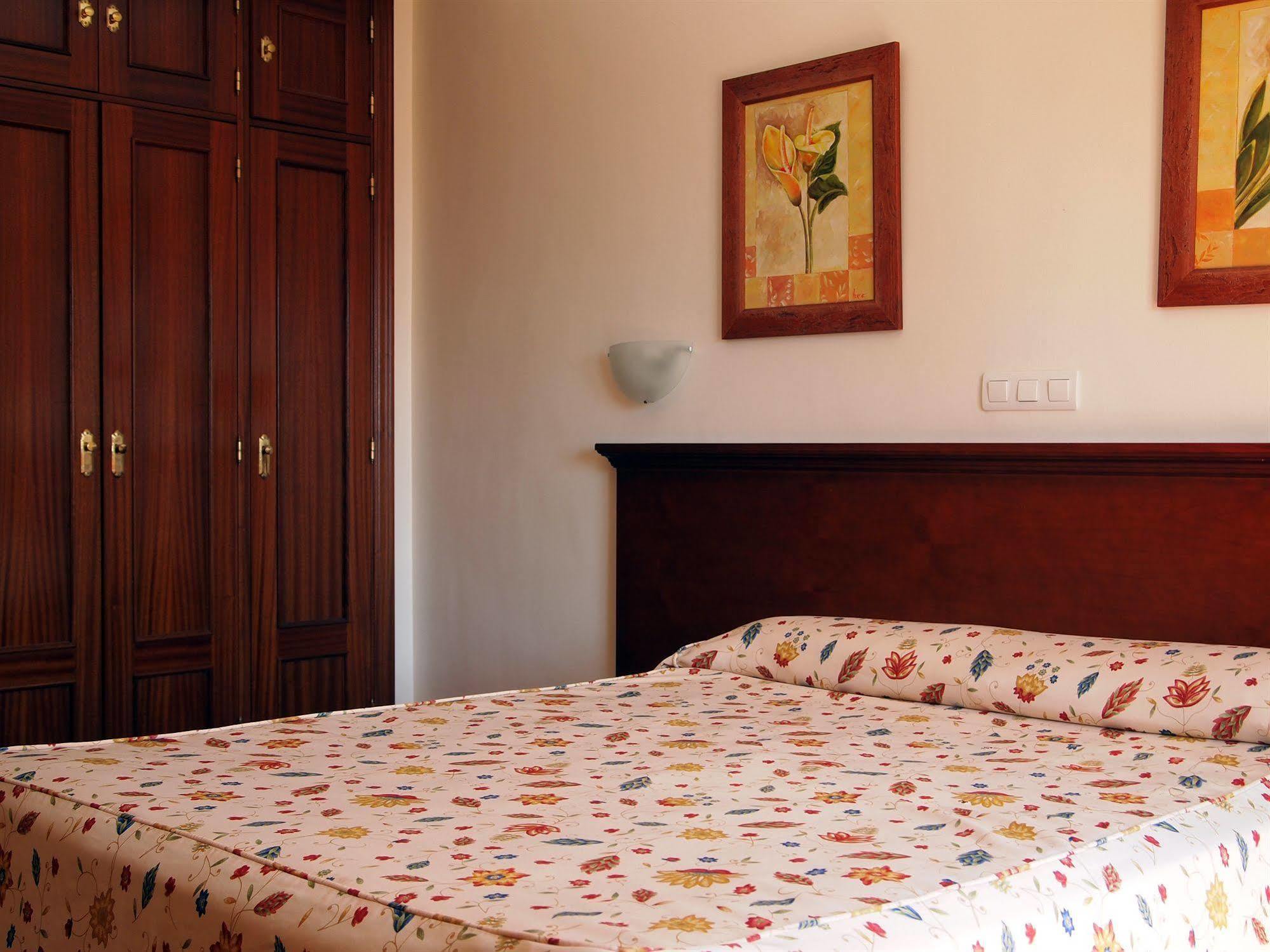 Hotel Galicia Фуэнхирола Экстерьер фото