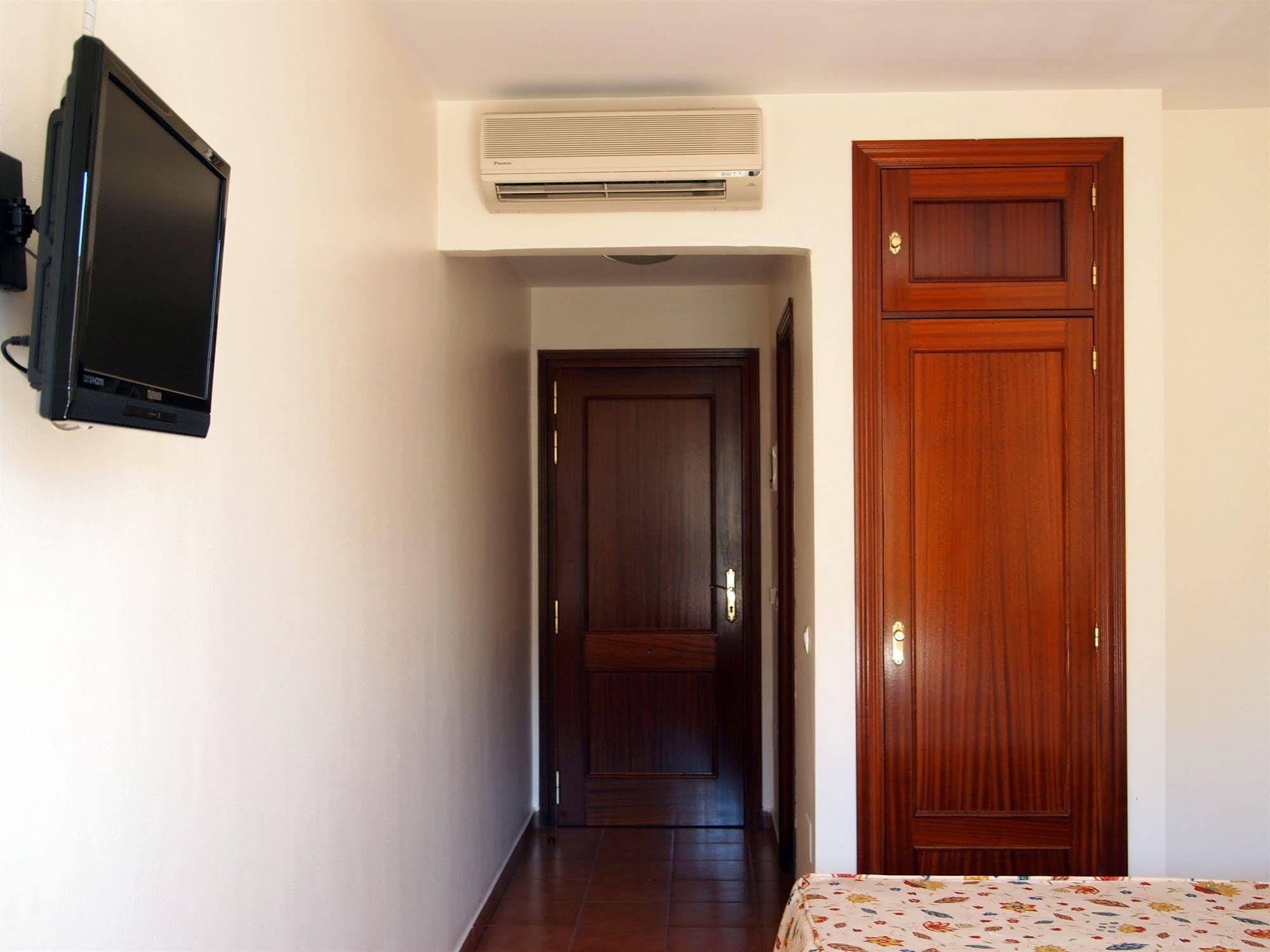 Hotel Galicia Фуэнхирола Экстерьер фото