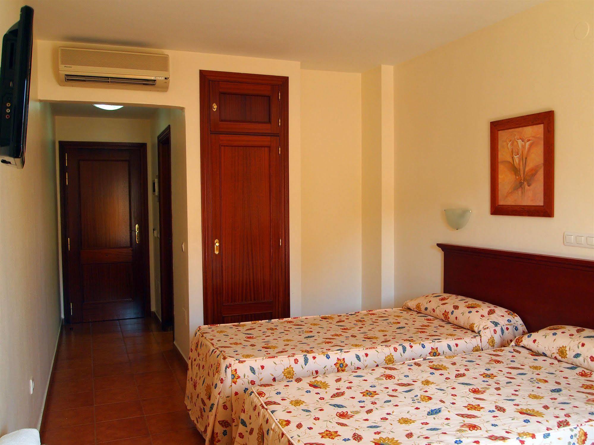 Hotel Galicia Фуэнхирола Экстерьер фото