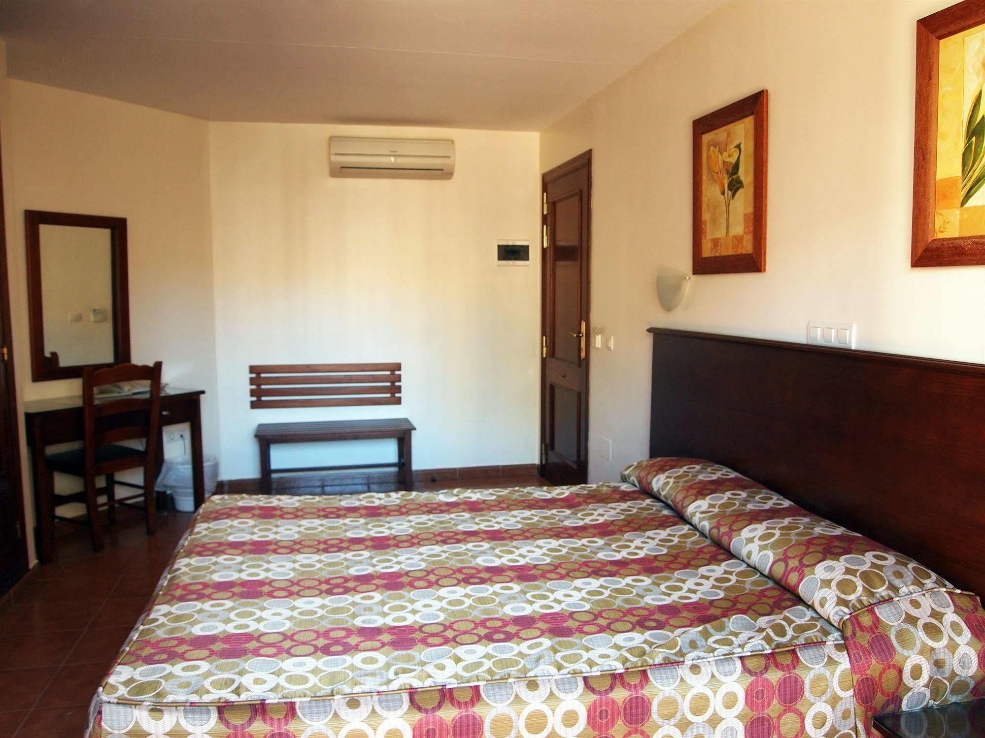 Hotel Galicia Фуэнхирола Экстерьер фото